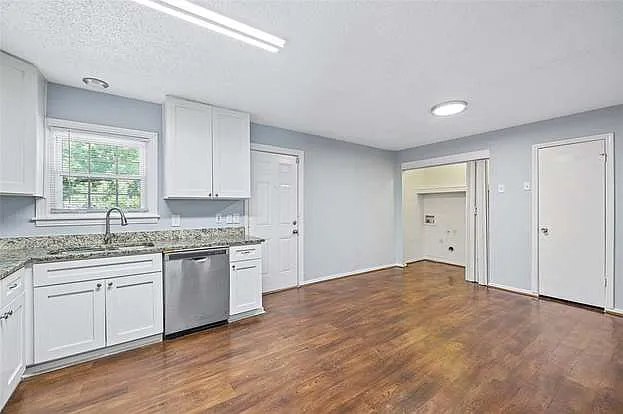 325 Paddy St — Photo 26