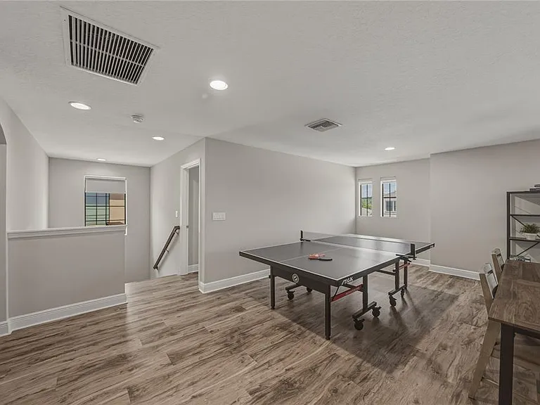 14633 Red Castle Ave — Photo 30