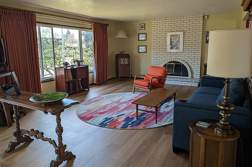415 Charman St — Photo 3