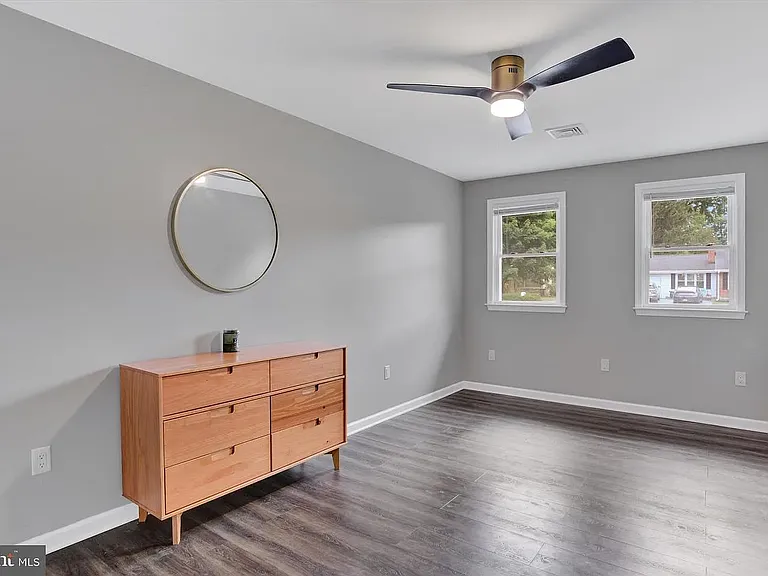 225 E Glenn Rd — Photo 14