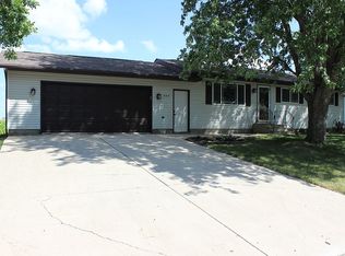 500 5th St NE, Hayfield, MN 55940