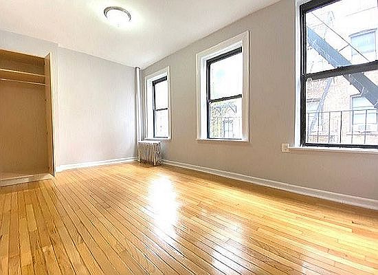 3rd image of 240 E 13th St APT 12