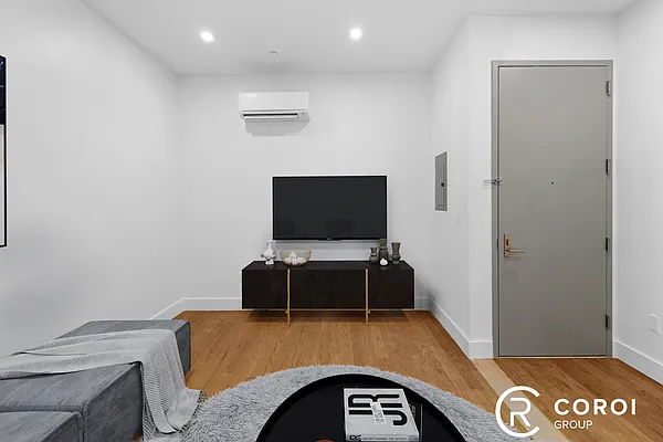 Rented by Coroi Corp | media 7