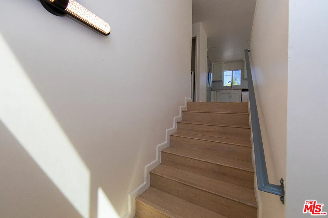 3 bed, 2.0 bath, 1200 sqft, $3,995 — Photo 4