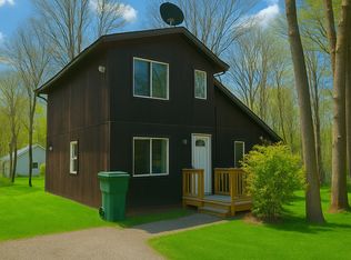 7158 Robinwood Dr, Tobyhanna, PA 18466