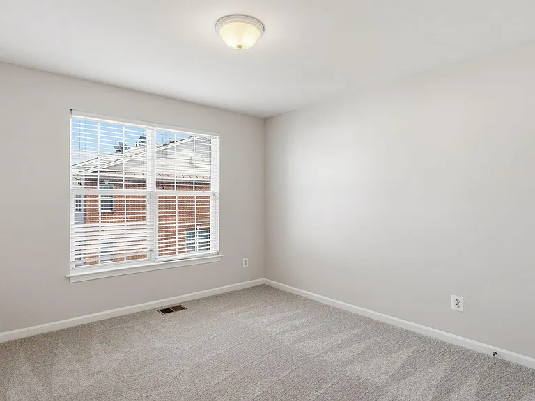 15360 Kensington Park Dr — Photo 18