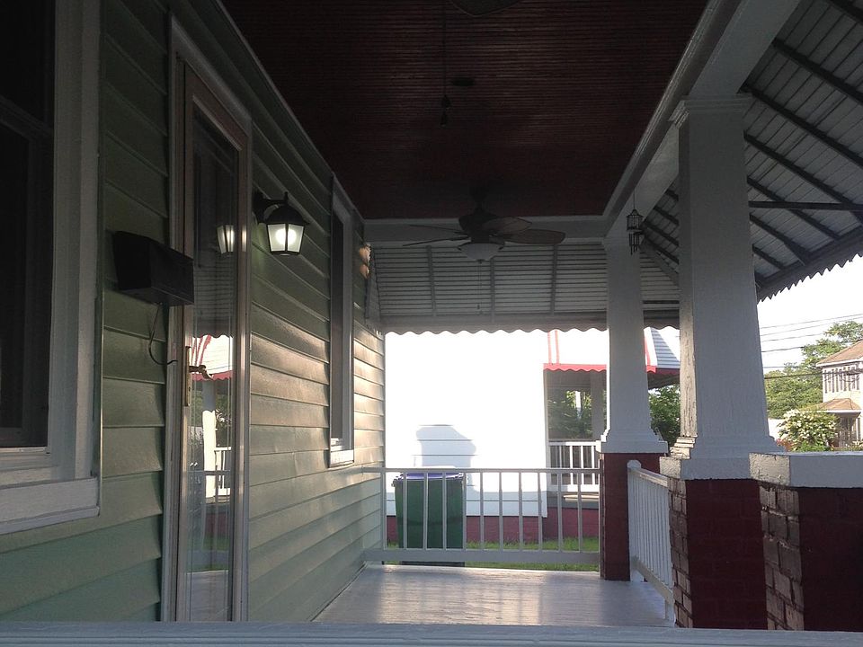 1st image of 2605 Porter St