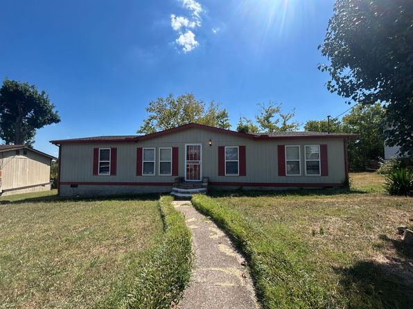208 Green Ln