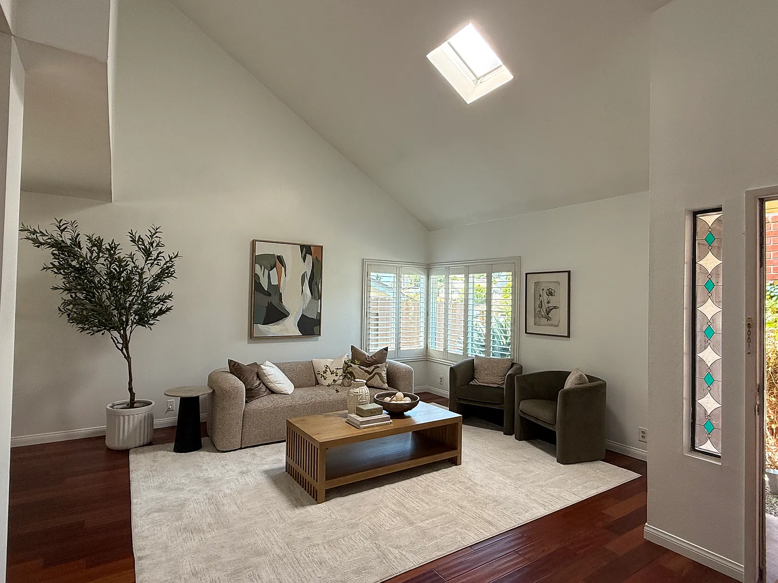 4 bed, 1977 sqft, $5,500 — Photo 4
