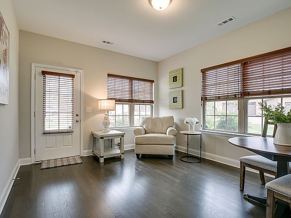 5th image of 806 Arbon Vale Dr