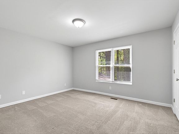 4th image of 109 Rainbow Ct #109-111