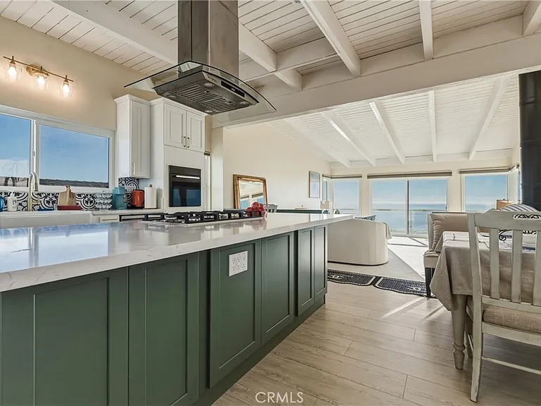 883 Katella St — Photo 17
