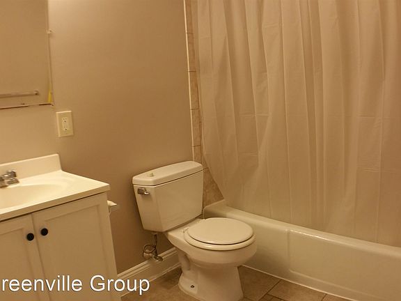 4th image of 124A Central Ave APT 35