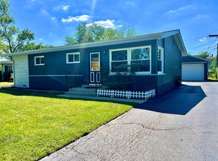 128 E Normandy Dr, Addison, IL 60101