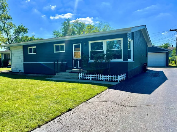 128 E Normandy Dr, Addison, IL 60101