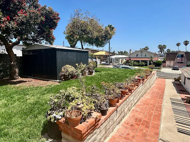5051 Del Monte Ave — Photo 4