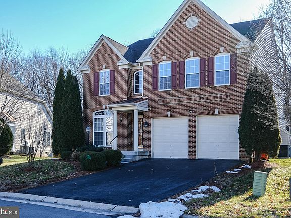 3rd image of 128 Dinwiddie Way