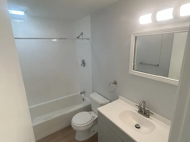1671 Main St #2 — Photo 6