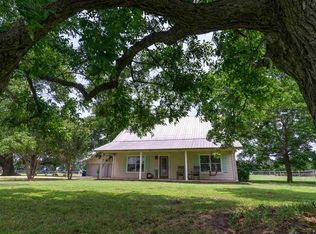 1513 Fm 935, Lott, TX 76656