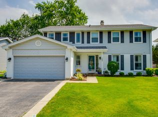 107 Buckingham Ct, Elk Grove Village, IL 60007