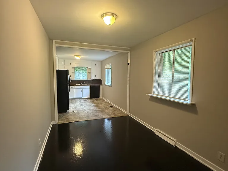 625 Lisa Ln — Photo 8