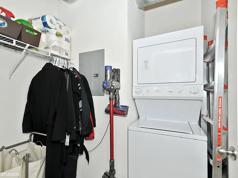333 S Desplaines St #605 — Photo 12