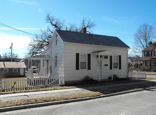 138 W 5th St, Hermann, MO 65041