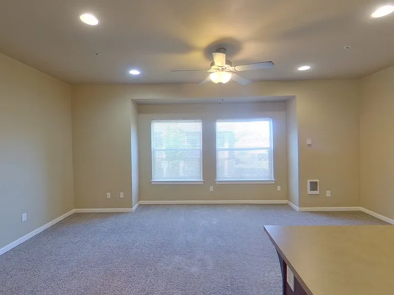 Hilyard Townhomes — Photo 32