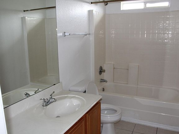 5th image of 618 Cousins Ln APT B