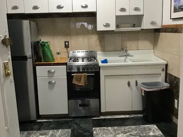 200 9th Ave APT 2B, New York, NY 10011