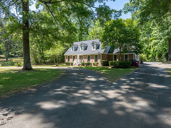 3rd image of 4811 Guerry Dr