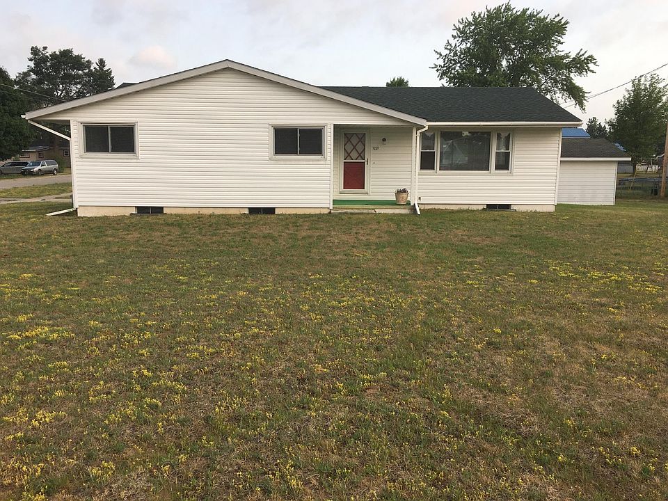1st image of 1001 Lake St
