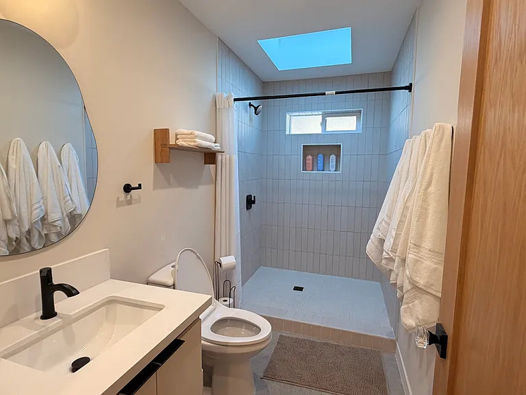 2247 Shoredale Ave — Photo 9