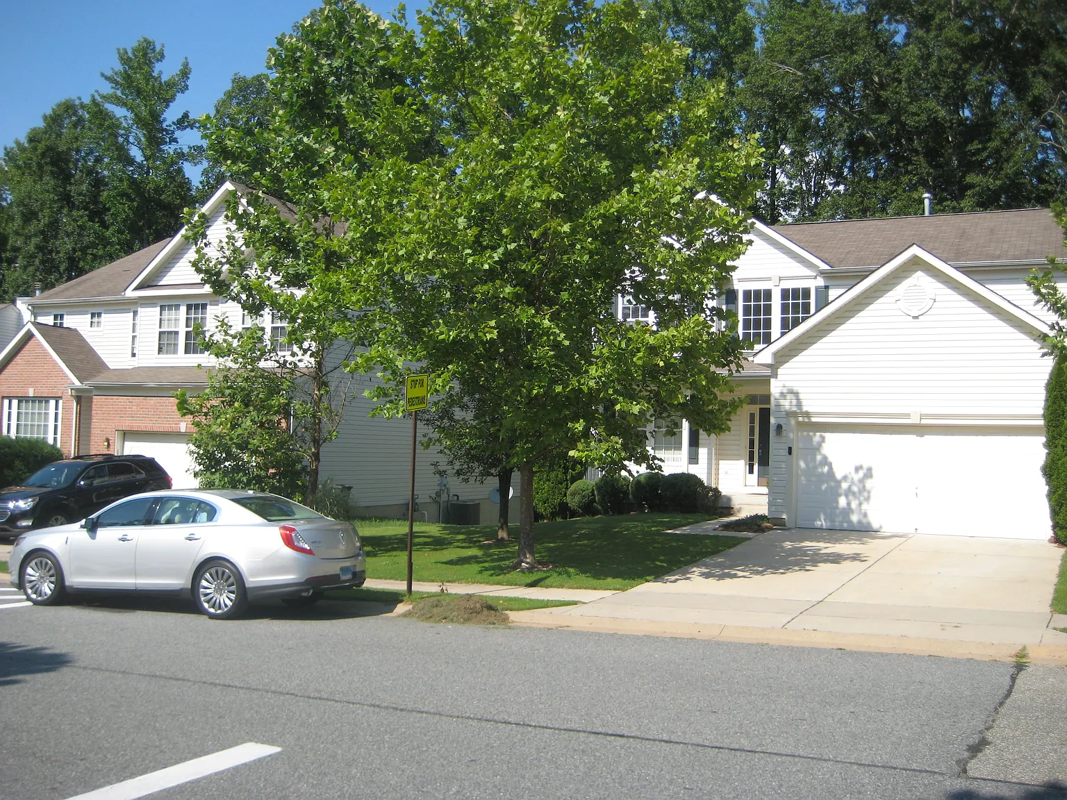 5 bed, 2584 sqft, $2,800 — Photo 4