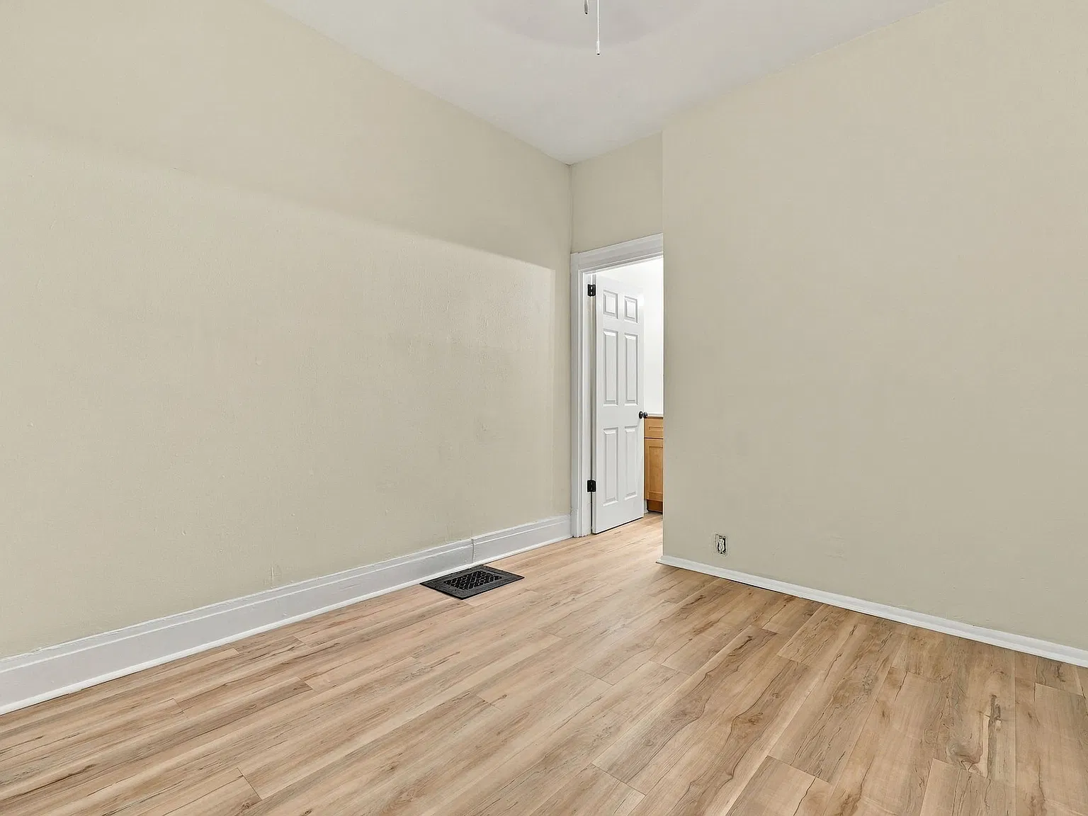 3 bed, 1500 sqft, $2,000 — Photo 4