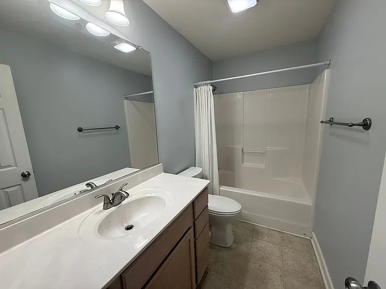 605 Westpark Ct — Photo 9