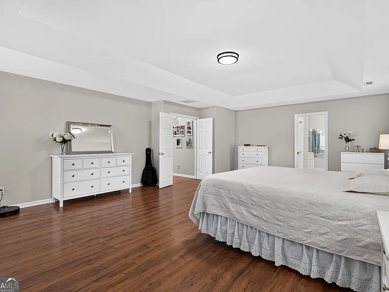 323 Revolution Dr — Photo 28