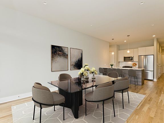 3rd image of 4555 N Ravenswood Ave #404