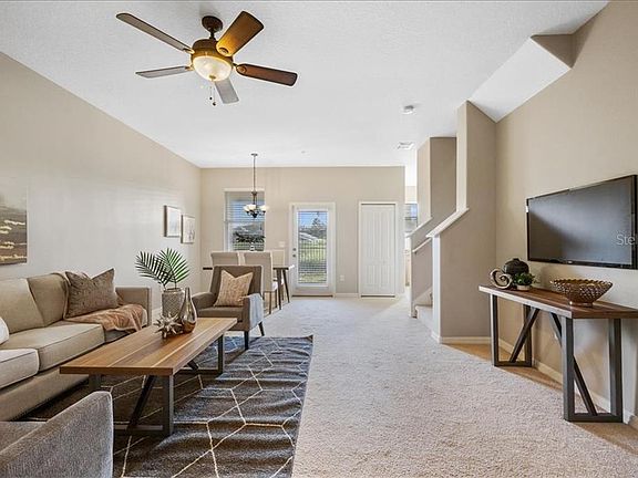 3rd image of 1375 Priory Cir
