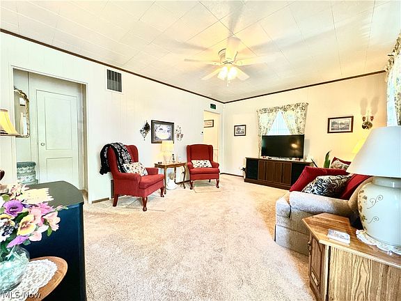 3rd image of 616 Schaum Ave