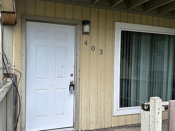 5th image of 5625 Antoine Dr APT 403