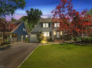 7 Sterling Dr, Livingston, NJ 07039