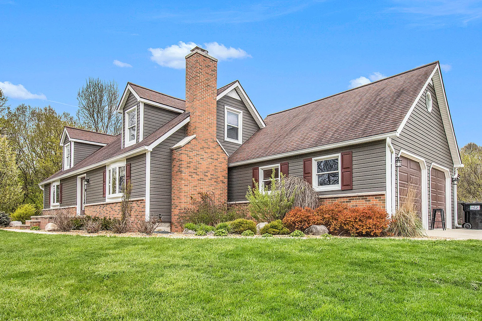 2407 Dutcher Rd photo 1