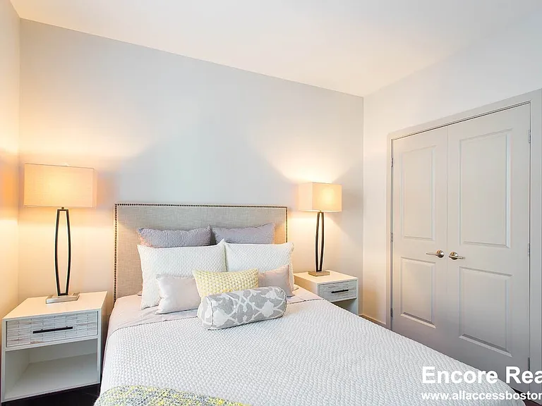 40 Marion St #207 — Photo 9