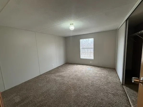 2524 Commonwealth Dr Lot 14, Junction City, KS 66441