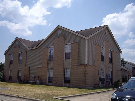 5th image of 1114 Autumn Cir