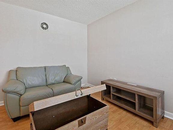 4th image of 333 SE Martin Ave #21