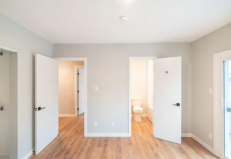 4517 Prospect Ave #6 — Photo 7