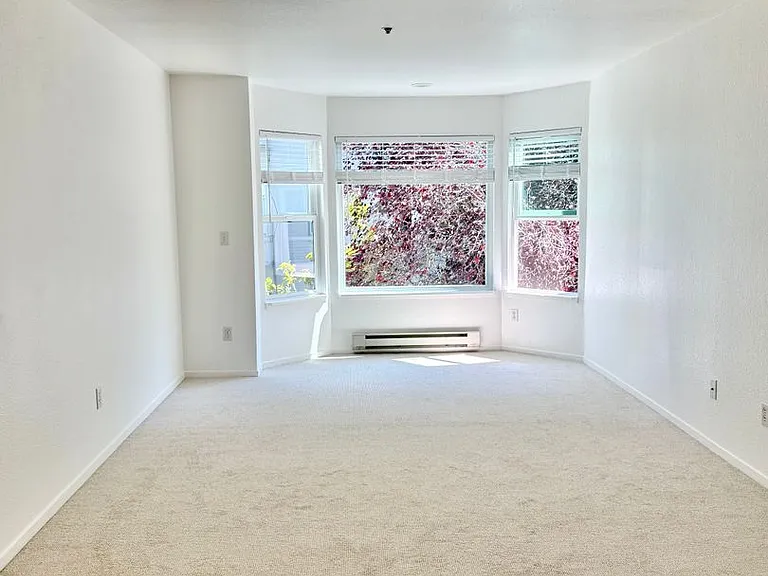 1945 Washington St #405 — Photo 7