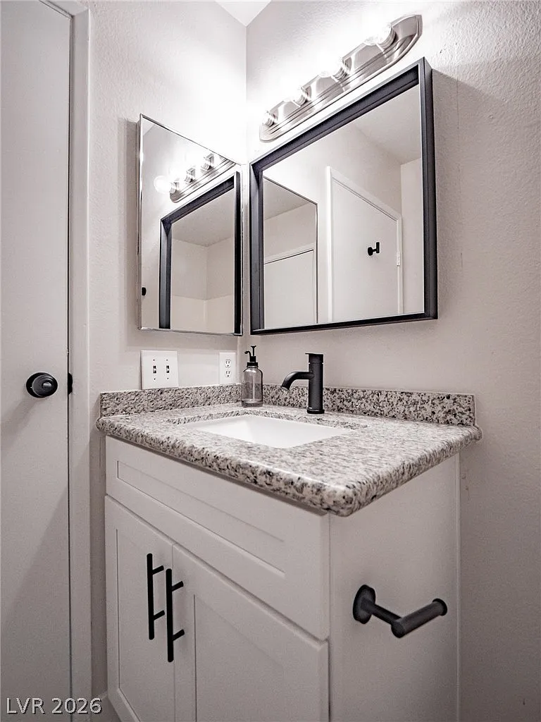 2 bed, 2.0 bath, 1022 sqft, $1,195 — Photo 3